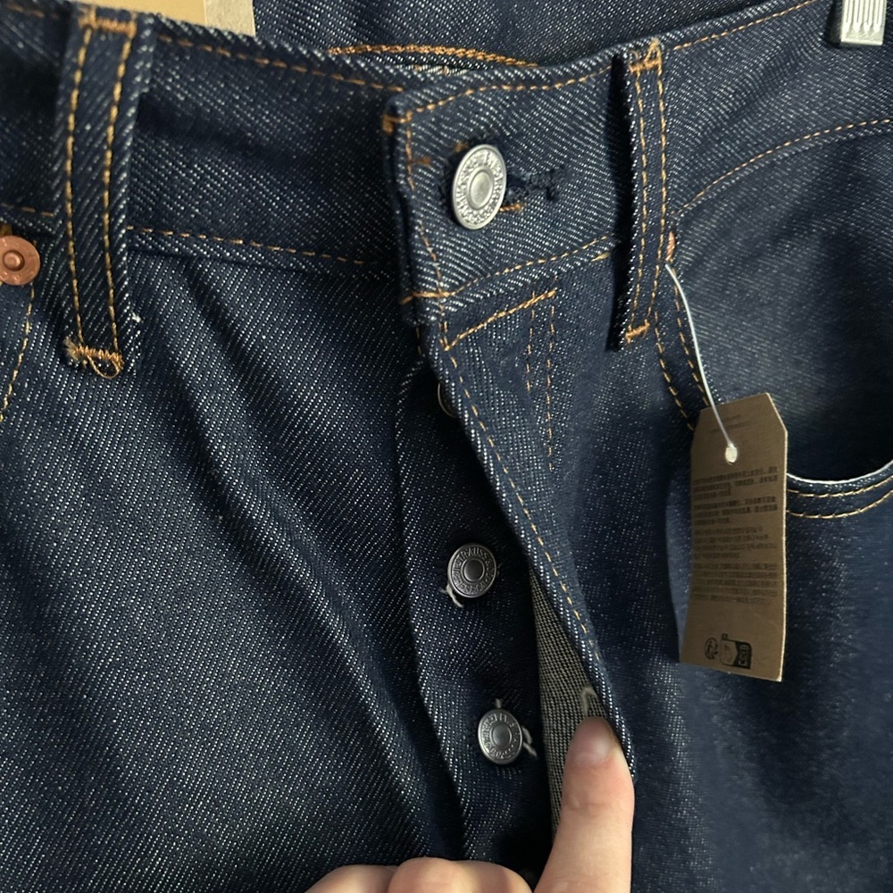 NWT Levi's 501 Dark Wash Jeans Size 32x33 - Picture 5 of 10